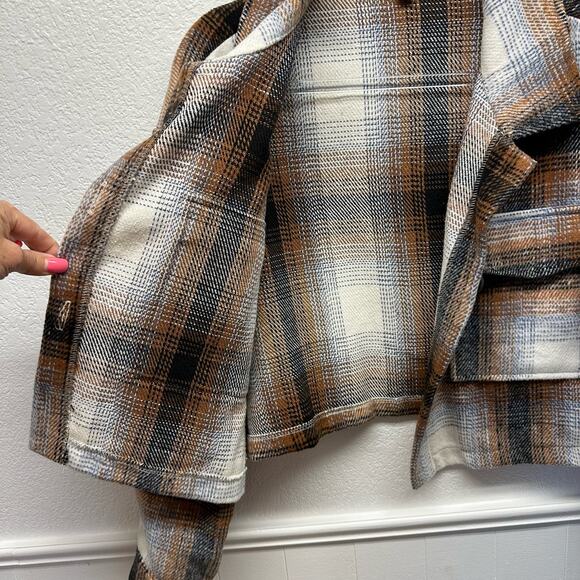 Elan Women’s Sz M Plaid Pattern Short Jacket, Pockets, Blue, Brown, Tan & Cream - Picture 7 of 15